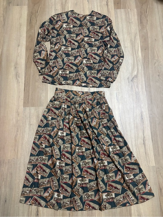 Rapport Other - 80s Rapport long sleeve top and skirt set w/ hunting horse and hounds print.